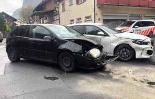 Netstal GL - Crash auf Kreuzung