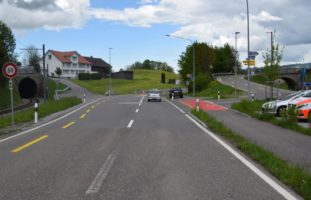 Kollision zwischen zwei Autos in Herisau AR