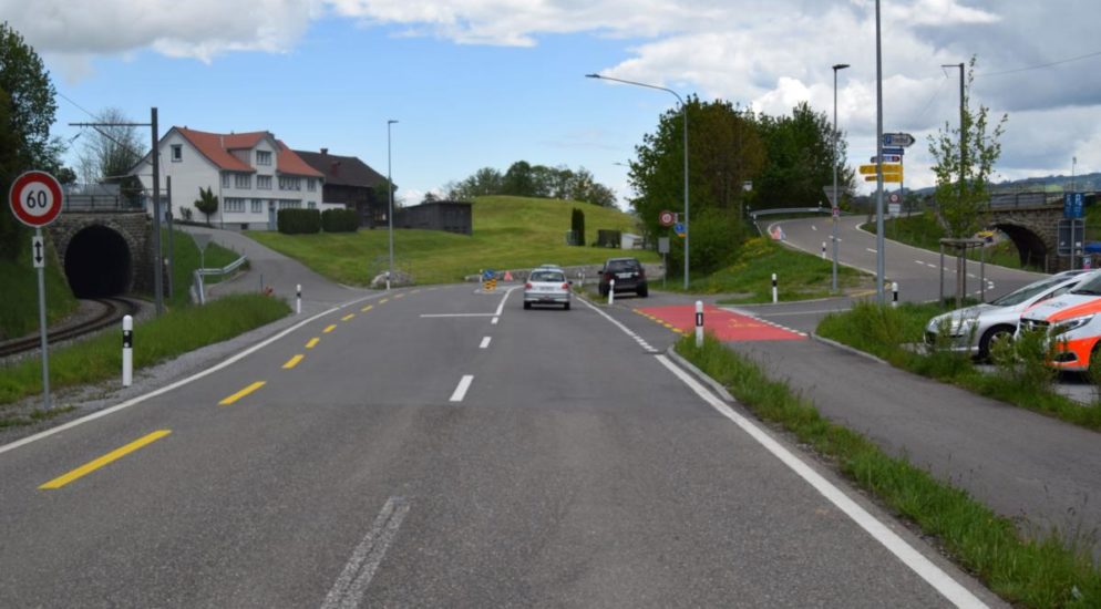 Kollision zwischen zwei Autos in Herisau AR