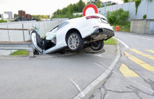 Emmenbrücke LU - Unter Alkoholeinfluss in die Leitplanke gecrasht