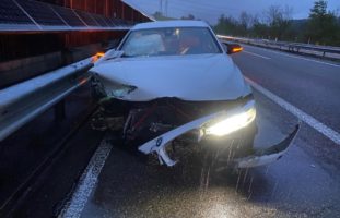 A1 Safenwil AG: 100'000 Franken Schaden nach Unfall einer BMW-Lenkerin (19)