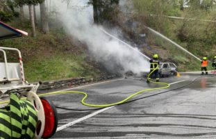 Fahrzeugbrand in Chur GR: 15 Personen im Einsatz