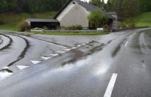 Flawil: Autounfall gebaut und abgehauen