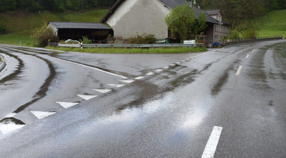 Flawil: Autounfall gebaut und abgehauen