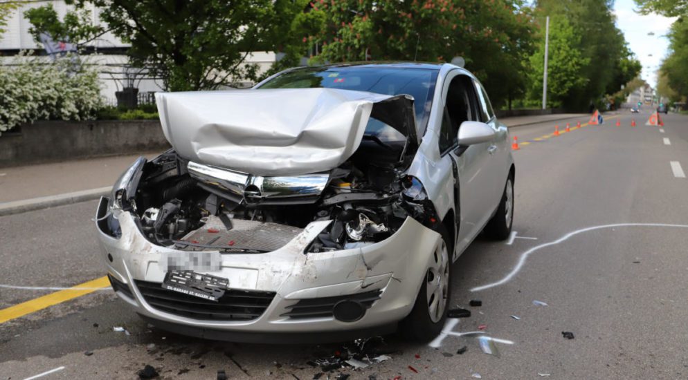 St.Gallen SG: Auto nach heftigem Auffahrunfall abgeschleppt