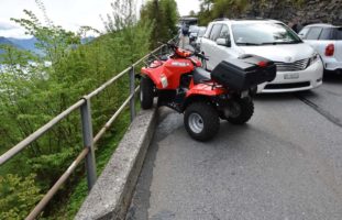 Emmetten NW - Verkehrsunfall zwischen Quad und Auto