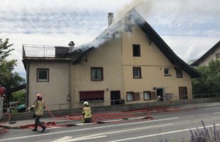 Dachbrand in Doppel-Einfamilienhaus in Rapperswil-Jona SG