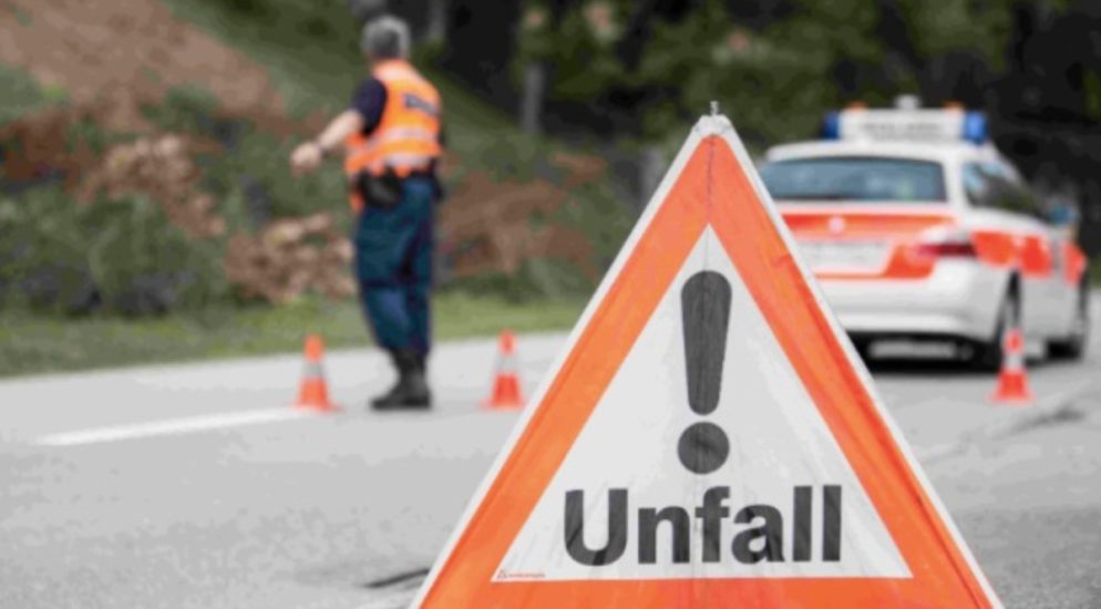 Därligen BE: Fahrer nach Selbstunfall auf der A8 verletzt