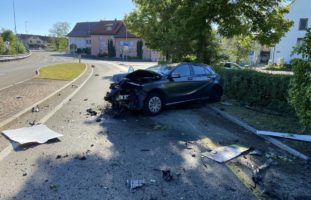 Stein AG - Mit geklautem Mercedes in Kandelaber geprallt