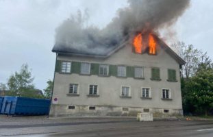 Bünzen AG - Ehemaliges Restaurant in Vollbrand