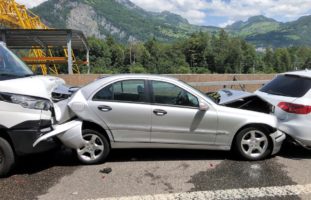 Filzbach GL: Stau wegen Verkehrsunfall auf der A3