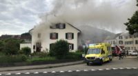 Brand in Pratteln BL - Feuerwehr rettet eine Person aus dem OG