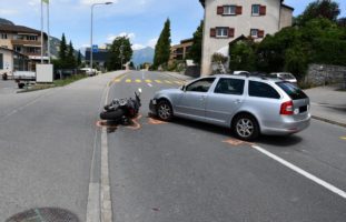 Motorradfahrer in Chur GR mit abbiegendem Auto verunfallt