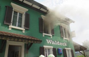 Zwingen BL - Brand in Wohn- und Gewerbeliegenschaft