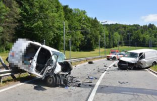 Frauenfeld TG: Schwerer Verkehrsunfall zwischen zwei Lieferwagen