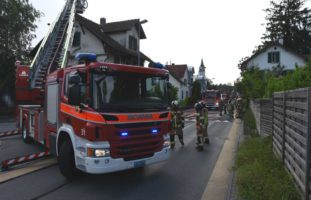 Rapperswil-Jona SG: Einfamilienhaus in Flammen