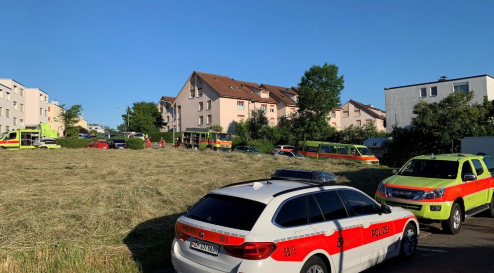 50 Autos bei Brand in Steinmaur russgeschwärzt