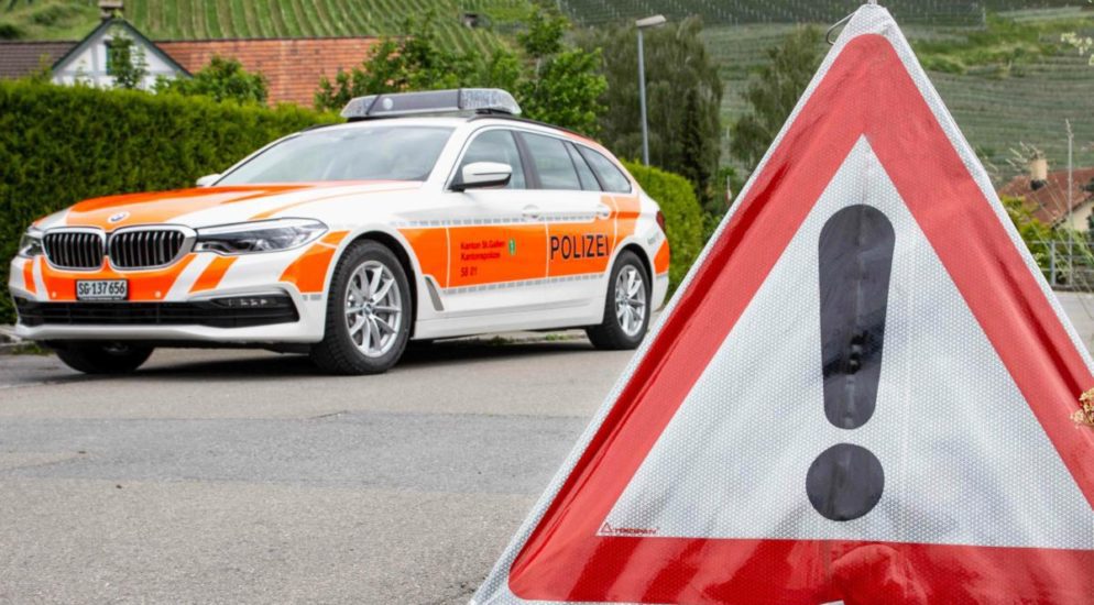 Oberriet SG - Frau verletzt sich bei Sturz vom Pferd