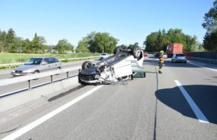 Rheineck: Auto (mit 2 Kindern an Bord) überschlägt sich