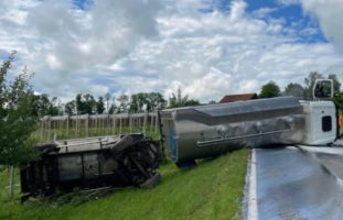 Region Luzern: Nach Verkehrsunfall mehrere tausend Liter Milch ausgelaufen