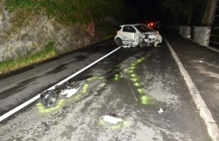 Fahrer (17) nach massivem Selbstunfall in Gersau SZ abgehauen