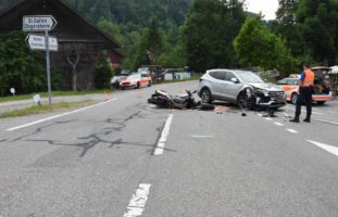 Unfall zwischen Auto und Motorrad in Mogelsberg SG