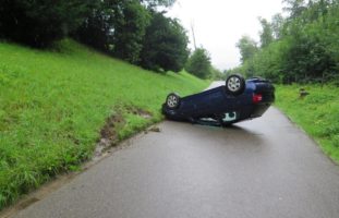 Münchenstein BL - Nach Manöver auf dem Dach gelandet