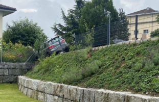 Niederwil AG: Fahrer (18) nach Selbstunfall Führerausweis los