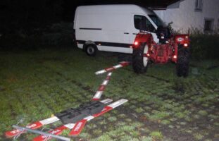 Wallenwil TG: Alkoholisierter Traktorfahrer (19) prallt bei Unfall in Lieferwagen