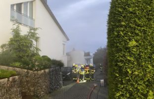 Bellikon AG - Rauchvergiftung nach Akku-Brand in Garage