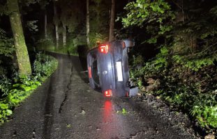 Zug: 18-Jährige Lenkerin baut Unfall