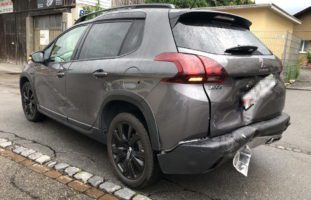 Rebstein SG - Auffahrunfall zweier Autos, Fahrerin betrunken