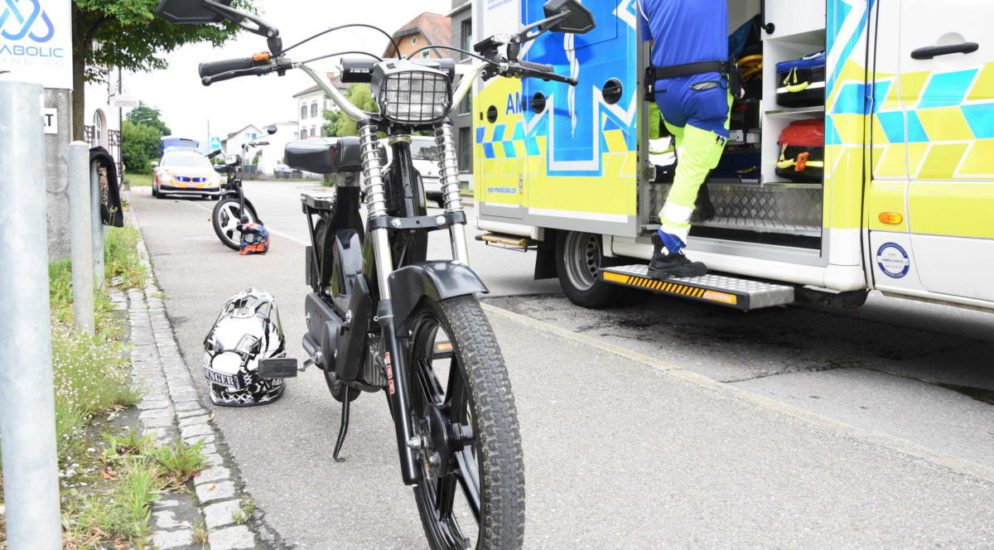 Tübach SG: Auffahrunfall zwischen zwei Mofas