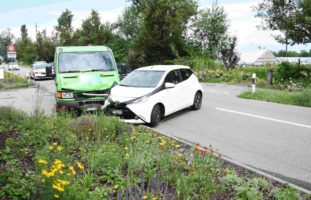 Tübach SG - Autolenkerin übersieht Lieferwagen, es kommt zur Kollision