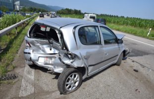 Oensingen SO - Autolenker bei Auffahrkollision auf der A1 verletzt