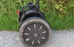 Segway-Fahrer in Obfelden ZH schwer verunfallt