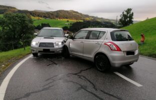 Verkehrsunfall mit erheblichem Sachschaden in Schwellbrunn AR